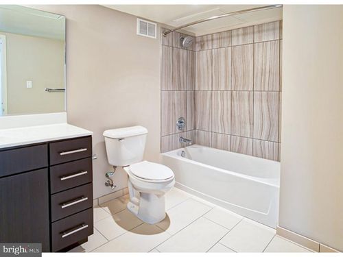 apt-0b-806-1815 John F Kennedy Blvd, PHILADELPHIA, PA, 19103-1706 | Card Image