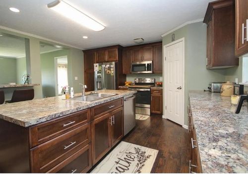 5557 E Pleasant Valley Rd, Shepherd, MI, 48883-9581 | Card Image