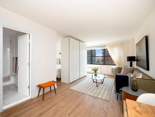 26e-185 W End Ave, New York, NY, 10023-5551 | Card Image