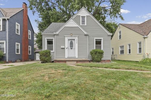 2424 Beaufort Ave, Toledo, OH, 43613-4914 | Card Image