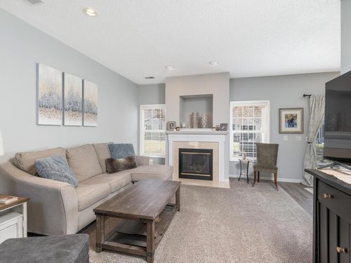 7575 Derby Ln, Shakopee, MN, 55379-7080 | Card Image
