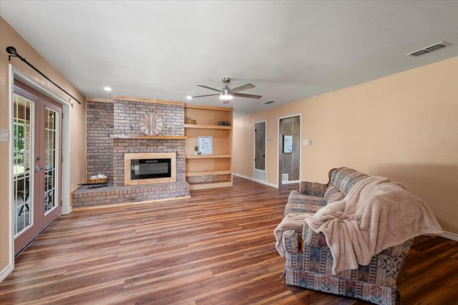 314 Cedar St, House other with 3 bedrooms, 2 bathrooms and null parking in Mt Pleasant TX | Image 4