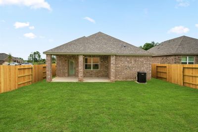 6015 Diamond Leaf Court, House other with 3 bedrooms, 2 bathrooms and null parking in Conroe TX | Image 2