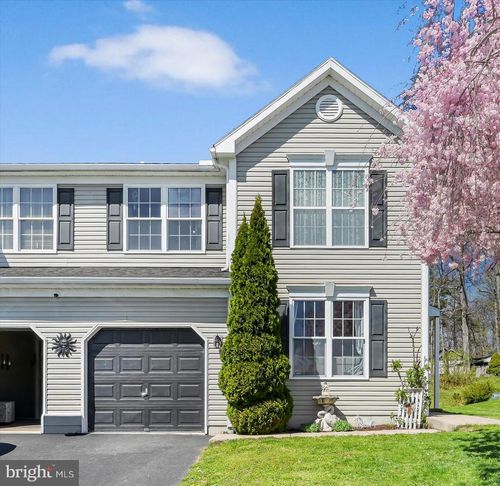 1054 Alexander Dr, TEMPLE, PA, 19560-9578 | Card Image