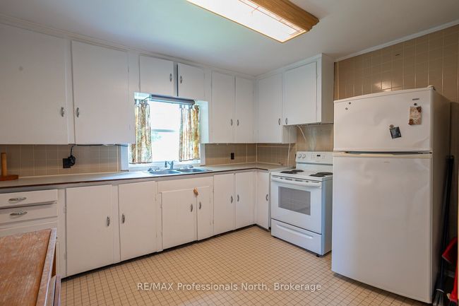 2319 Loop Rd, House other with 3 bedrooms, 1 bathrooms and 4 parking in Wilberforce ON | Image 4