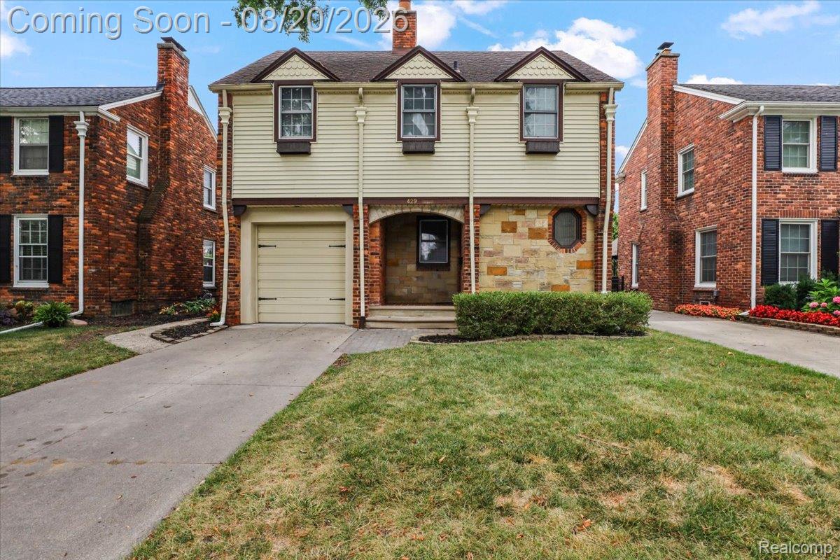 Residential in Grosse Pointe Farms 3