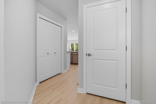 114 Parsons Ln, Saline, MI, 48176 | Card Image