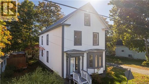 15 Veazey St, Saint Stephen, NB, E3L2R7 | Card Image