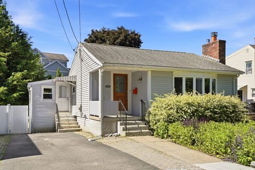 100 Westland Ave, Newton, MA, 02465-1523 | Card Image