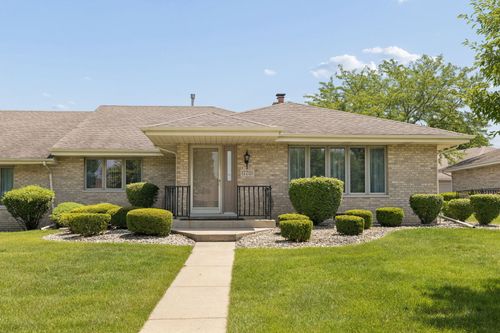 17701 Pennsylvania Ct, Orland Park, IL, 60467-9318 | Card Image