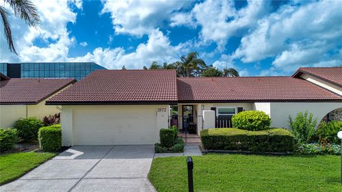 8725-3873 El Poinier Ct, Sarasota, FL, 34232-4618 | Card Image