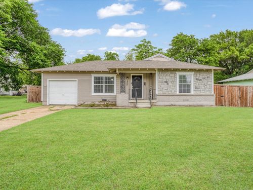 208 W Evans Ave, Bonham, TX, 75418-2521 | Card Image
