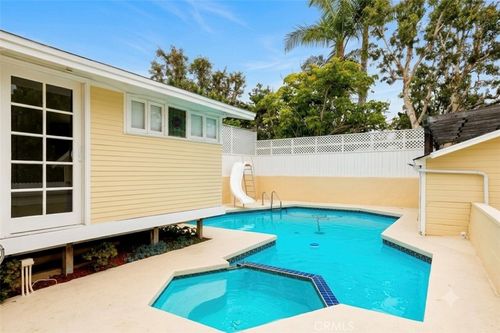 541 Oak St, Laguna Beach, CA, 92651-2918 | Card Image