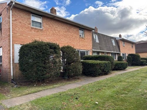 apt-5-1286 N Chapel St, Louisville, OH, 44641-2403 | Card Image