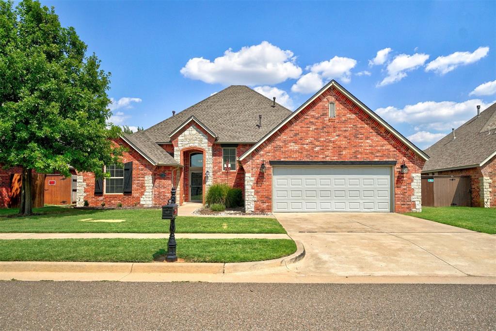 Maple Ridge Ln, Edmond, OK 73013