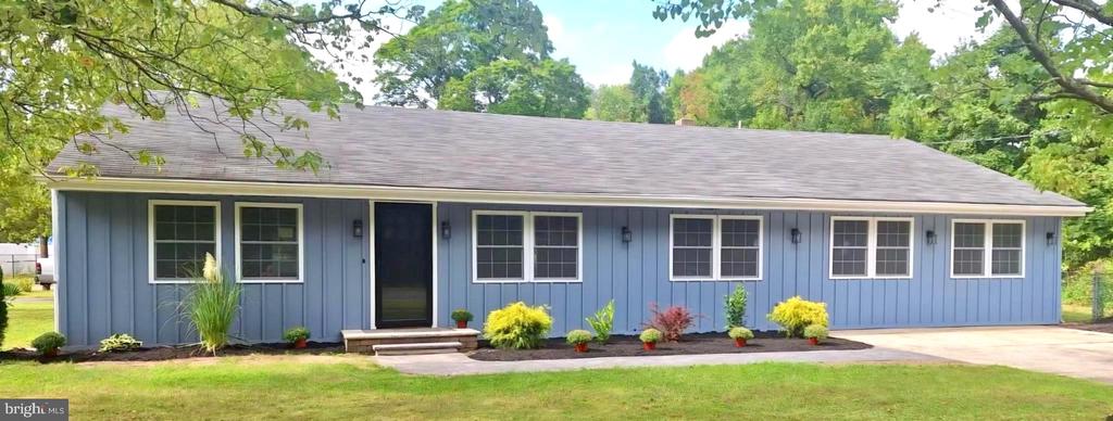 Maple Ave, New Egypt, NJ 08533