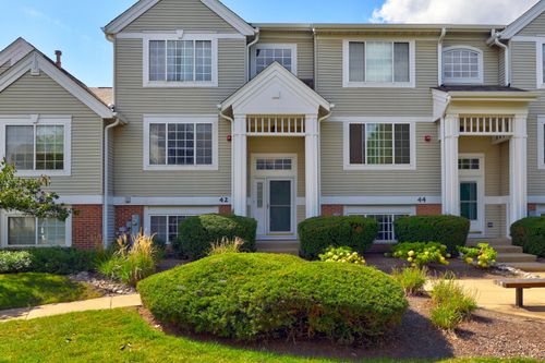 42 Cherbourg Ct, Wheeling, IL, 60090-6773 | Card Image