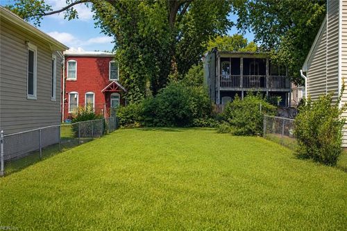 639 27th St, Newport News, VA, 23607-4033 | Card Image