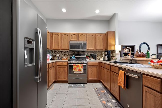 31932 Stillmeadow Dr, House other with 3 bedrooms, 2 bathrooms and null parking in WESLEY CHAPEL FL | Image 8