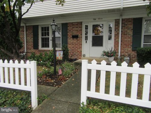 57 W Vine St, SHIREMANSTOWN, PA, 17011-6345 | Card Image