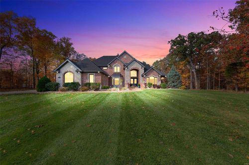 725 Crown Pointe Farms, Defiance, MO, 63341-2028 | Card Image