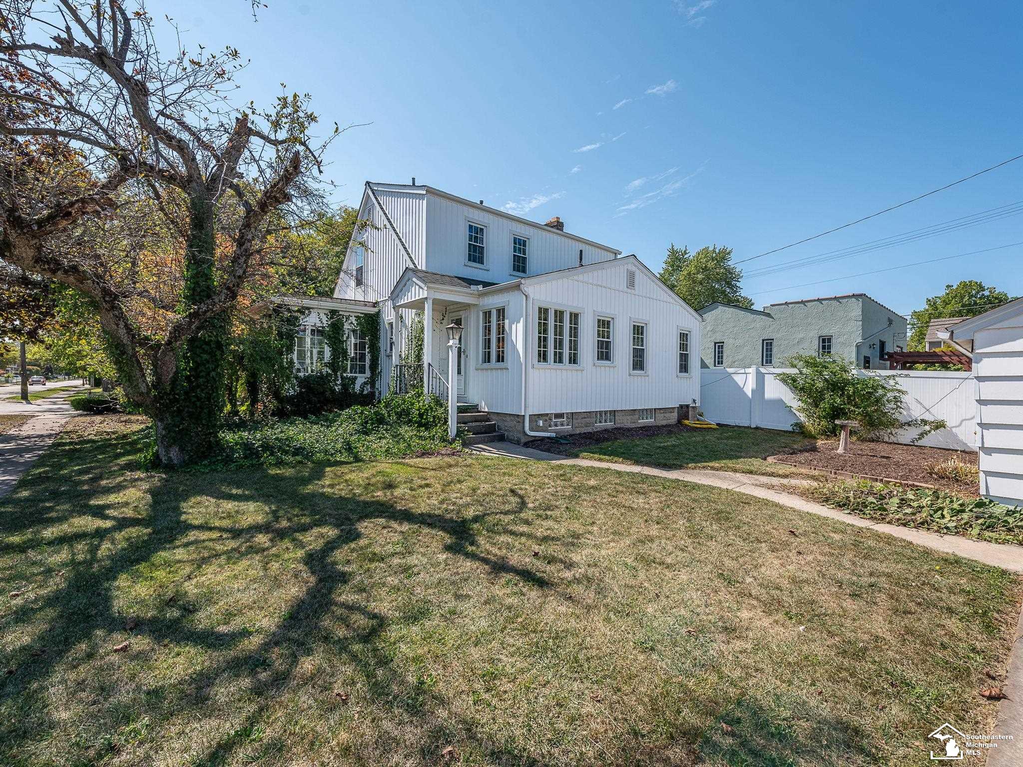 Maywood Ave, Monroe, MI 48162
