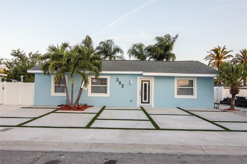 352 144th Ave, MADEIRA BEACH, FL, 33708-2110 | Card Image