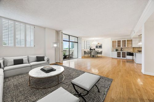 501-21 Briar Hollow Ln, Houston, TX, 77027-2807 | Card Image