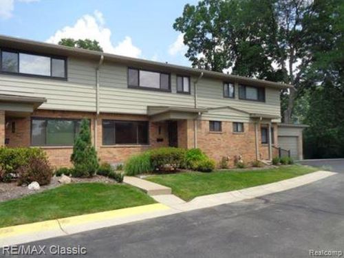 112 Hickory Grove Rd, Bloomfield Hills, MI, 48304-1739 | Card Image