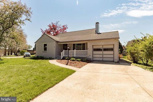 40 Mansion Blvd, Altoona, PA, 16602-3254 | Card Image