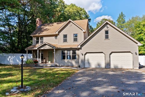 24 Cortland St, Windsor Locks, CT, 06096-2416 | Card Image