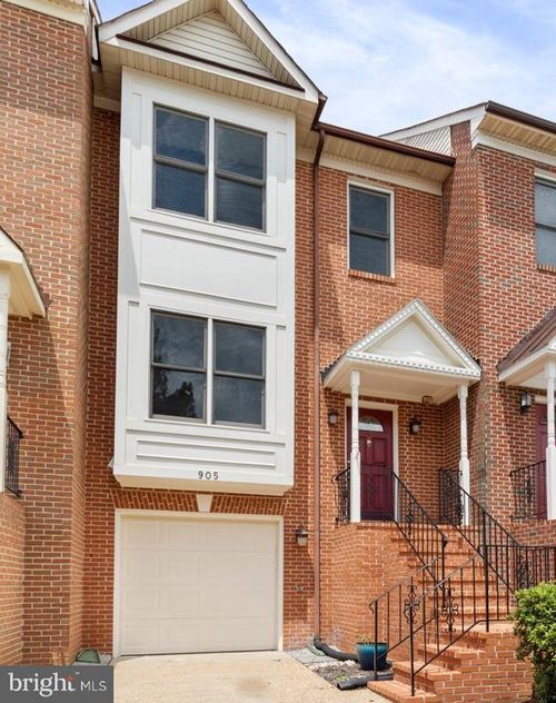 905 Shaw Ct, FREDERICKSBURG, VA, 22405-2679 | Card Image