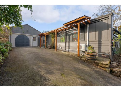 796 W Pilger St, Roseburg, OR, 97471-2648 | Card Image