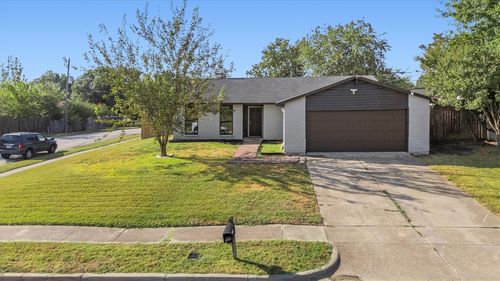800 Netherland Dr, Arlington, TX, 76017-6020 | Card Image