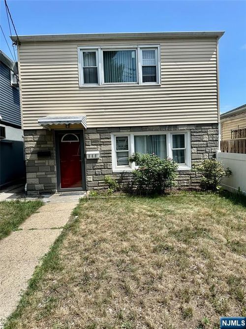 840 8th St, Secaucus, NJ, 07094-3344 | Card Image