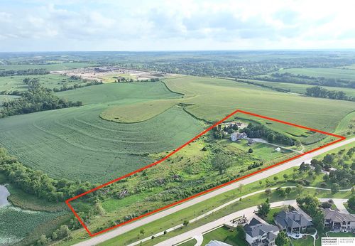 17625 Bennington Road, Bennington, NE, 68007 | Card Image