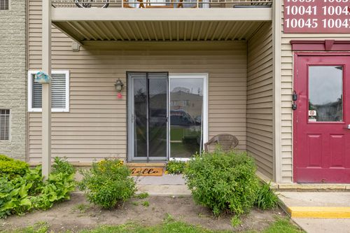 10033 Allen Pointe Dr, Allen Park, MI, 48101-1497 | Card Image