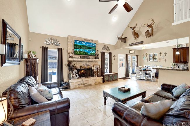 109 Park Way, House other with 4 bedrooms, 3 bathrooms and null parking in Poth TX | Image 14