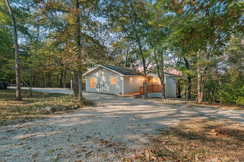 704 Iowa Colony Rd, Hollister, MO, 65672-5272 | Card Image