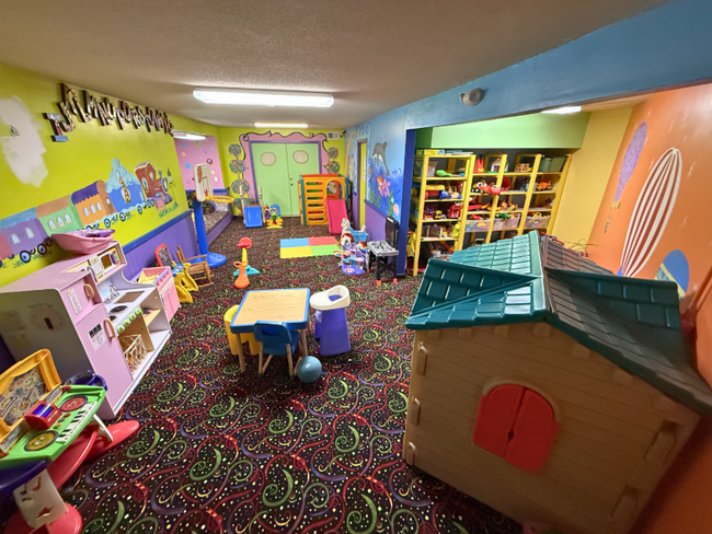 Kid's playroom | Image 16