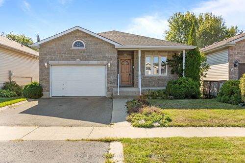 748 Tanner Dr, Kingston, ON, K7M9G7 | Card Image