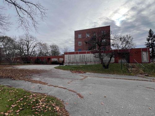 120 N Locust St, Adrian, MI, 49221-2823 | Card Image