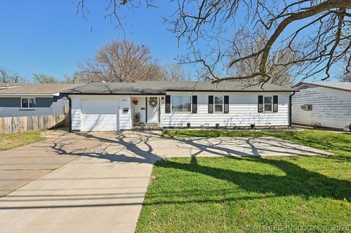 1009 Elm Pl, Broken Arrow, OK, 74012-5426 | Card Image