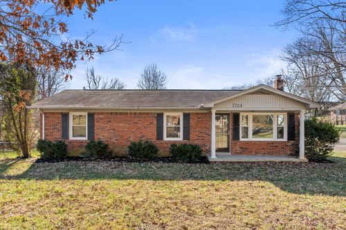 1204 Rainbow Cir, Westmoreland, TN, 37186-2036 | Card Image