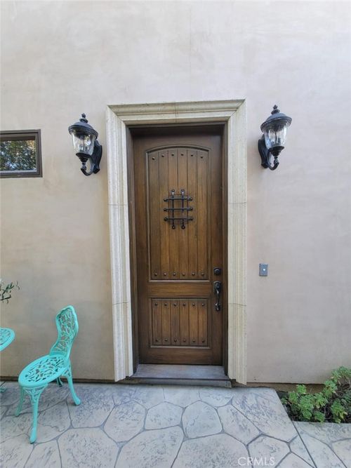 13802 Erwin St, Valley Glen, CA, 91401-2914 | Card Image