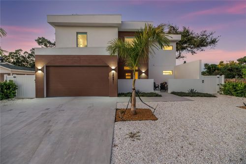 2065 Goldenrod St, SARASOTA, FL, 34239-5211 | Card Image