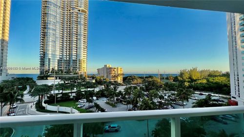 607-100 Bayview Dr, Sunny Isles Beach, FL, 33160-4753 | Card Image