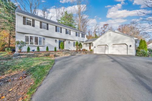 75 Arlen Way, West Hartford, CT, 06117-1104 | Card Image