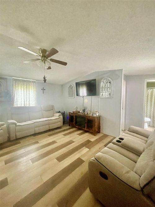 20127 Bluewater Rd, Montgomery, TX, 77356-3295 | Card Image