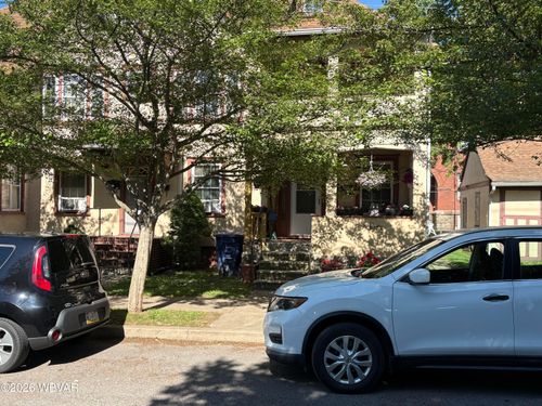 654 2nd Ave, Williamsport, PA, 17701-4706 | Card Image